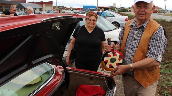 VOZAČ U DEVETOJ DECENIJI KRSTARI EVROPOM AUTOMOBILOM  OD POLA VEKA