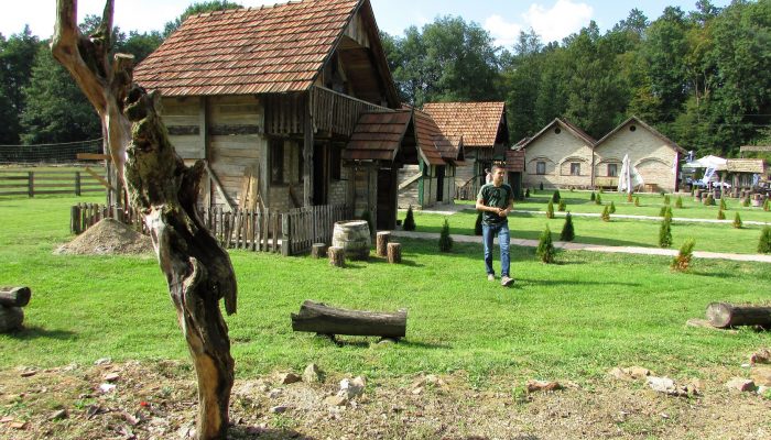 PUSTA SELA PRESELIO NA SVOJU NJIVU