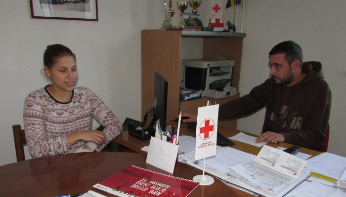 RUKE SPASA ZA STARCE, BOLESNE I SIROMAŠNE