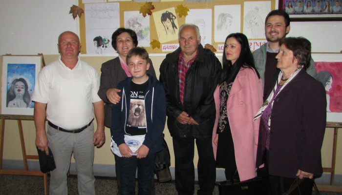 MLADI SLIKAR INSPIRISAN LIKOM SVOJE SESTRE